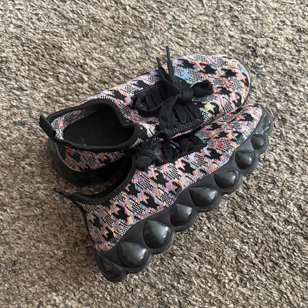 Colorful Patterned Sneakers with Black Soles 1y